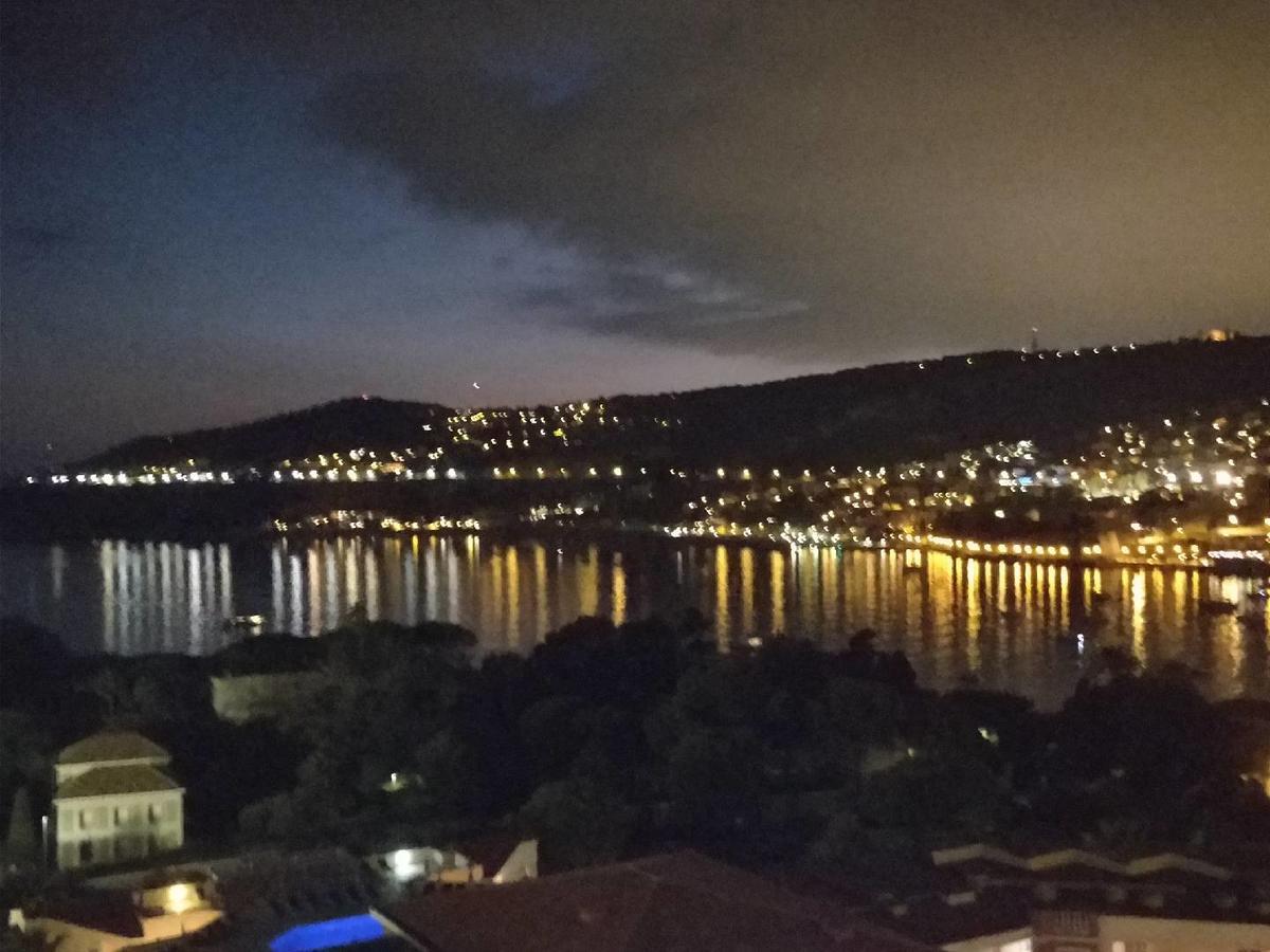 شقة Vintage Flat Overlooking Villefranche Bay المظهر الخارجي الصورة